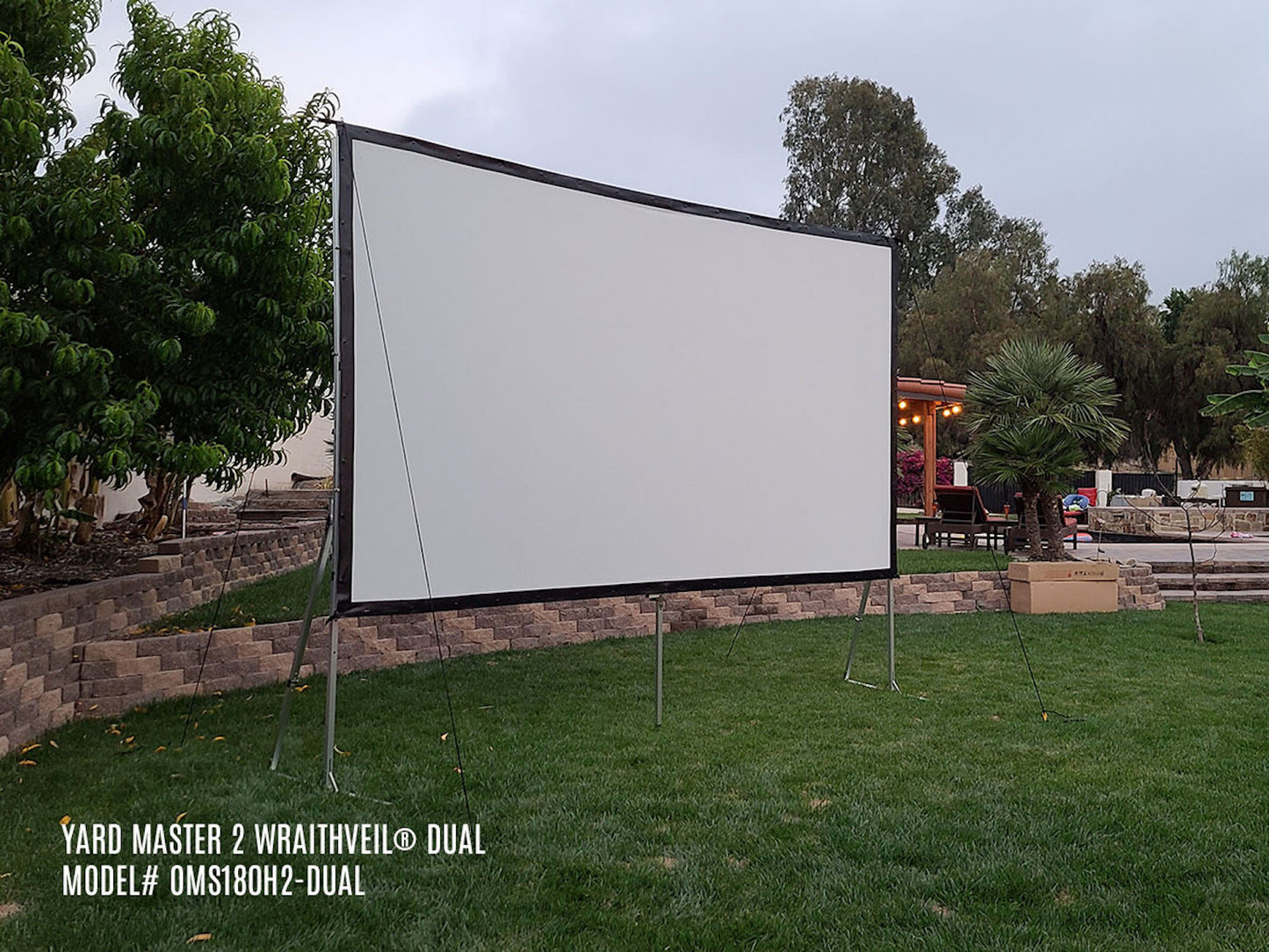 YARD MASTER 2 - MOBILE RAHMEN LEINWAND FÜR DEN INNEN-& AUßENBEREICH<br>