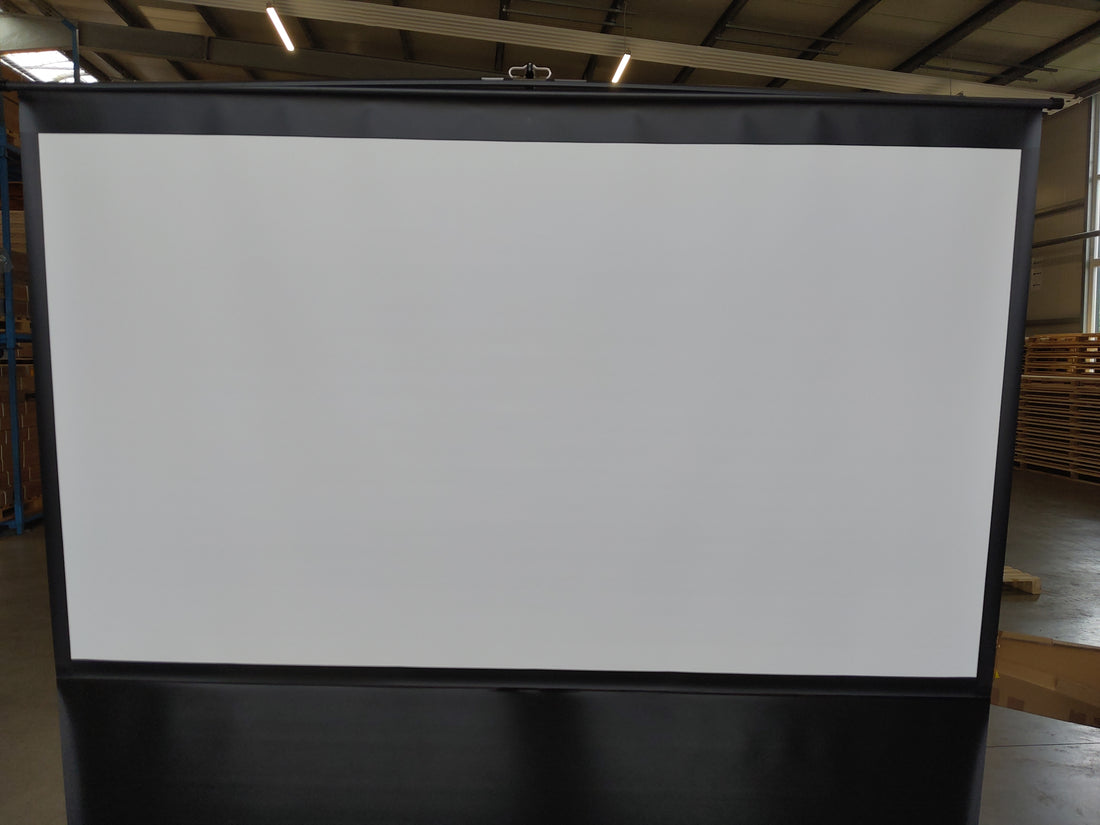 Gebraucht - Zustand: Wie Neu //EZ CINEMA - MaxWhite / 16:9 / 100" (222x125 cm)// B-F100NWH-254H00037