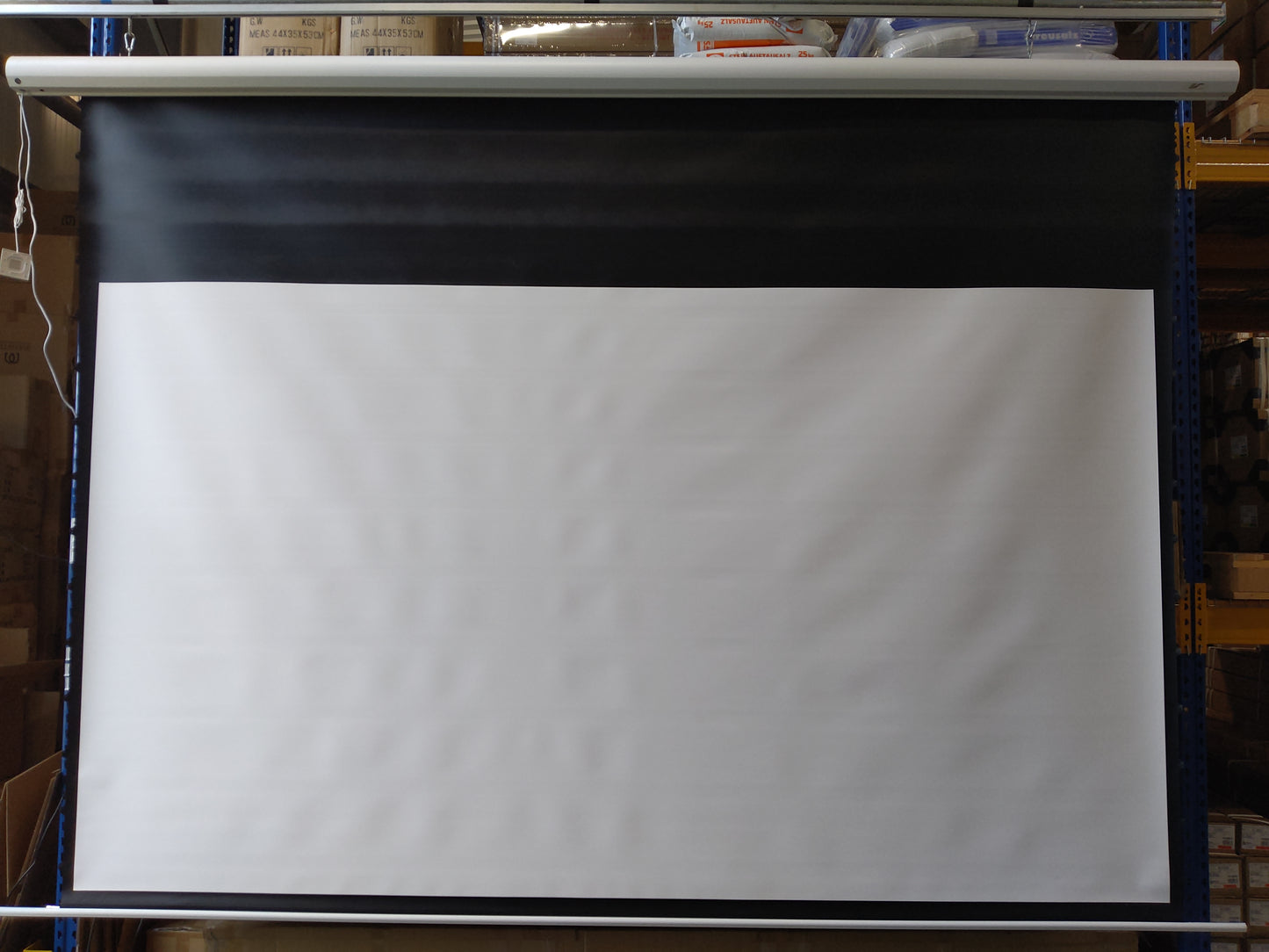 Gebraucht – Sehr gut// SAKER PREMIUM – MaxWhite FG / 16:9 / 120" (266 x 149 – Vorlauf ) // B-SK120XHW-E20 – 245H01259