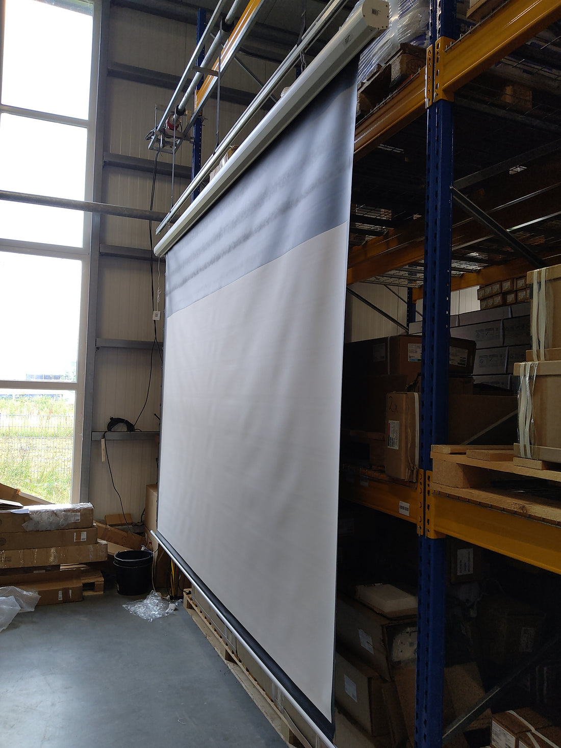 Gebraucht – Sehr gut// SAKER PREMIUM – MaxWhite FG / 16:9 / 120" (266 x 149 – Vorlauf ) // B-SK120XHW-E20 – 245H01259