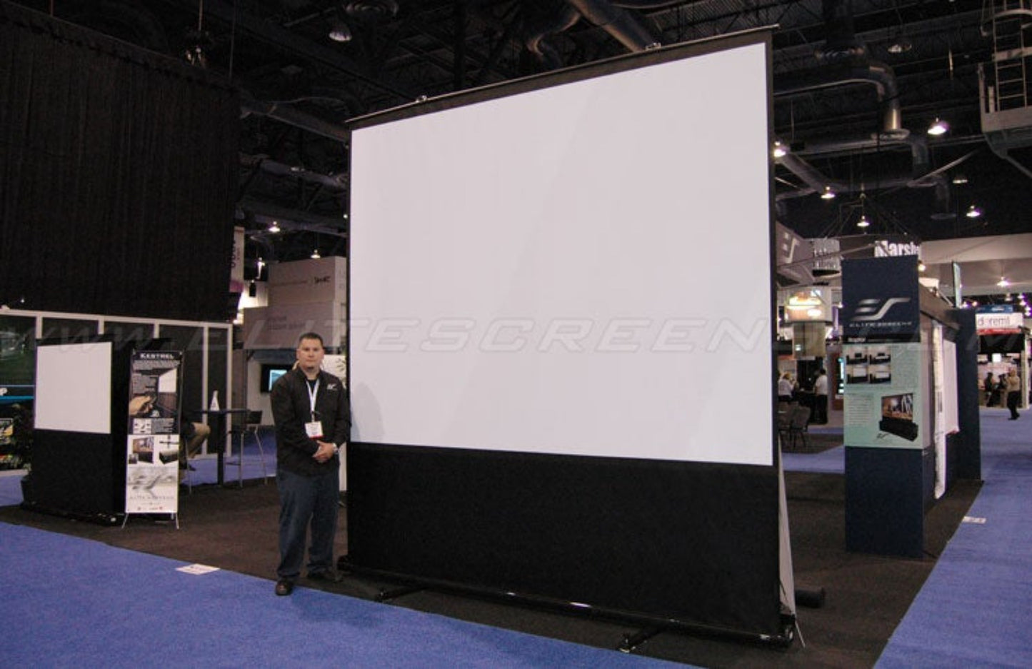 EZ CINEMA- MOBILE KOFFER LEINWAND